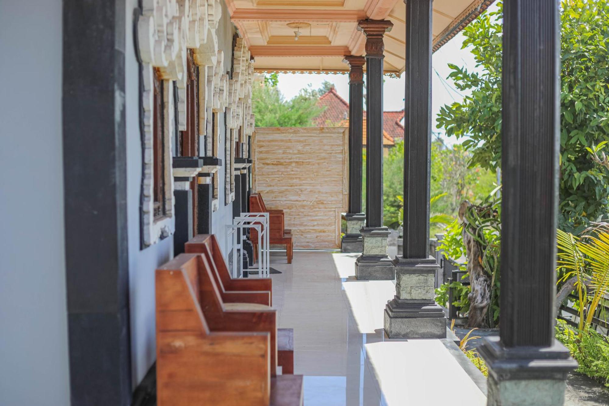 Manta Cottages With Sea View Batununggul Экстерьер фото
