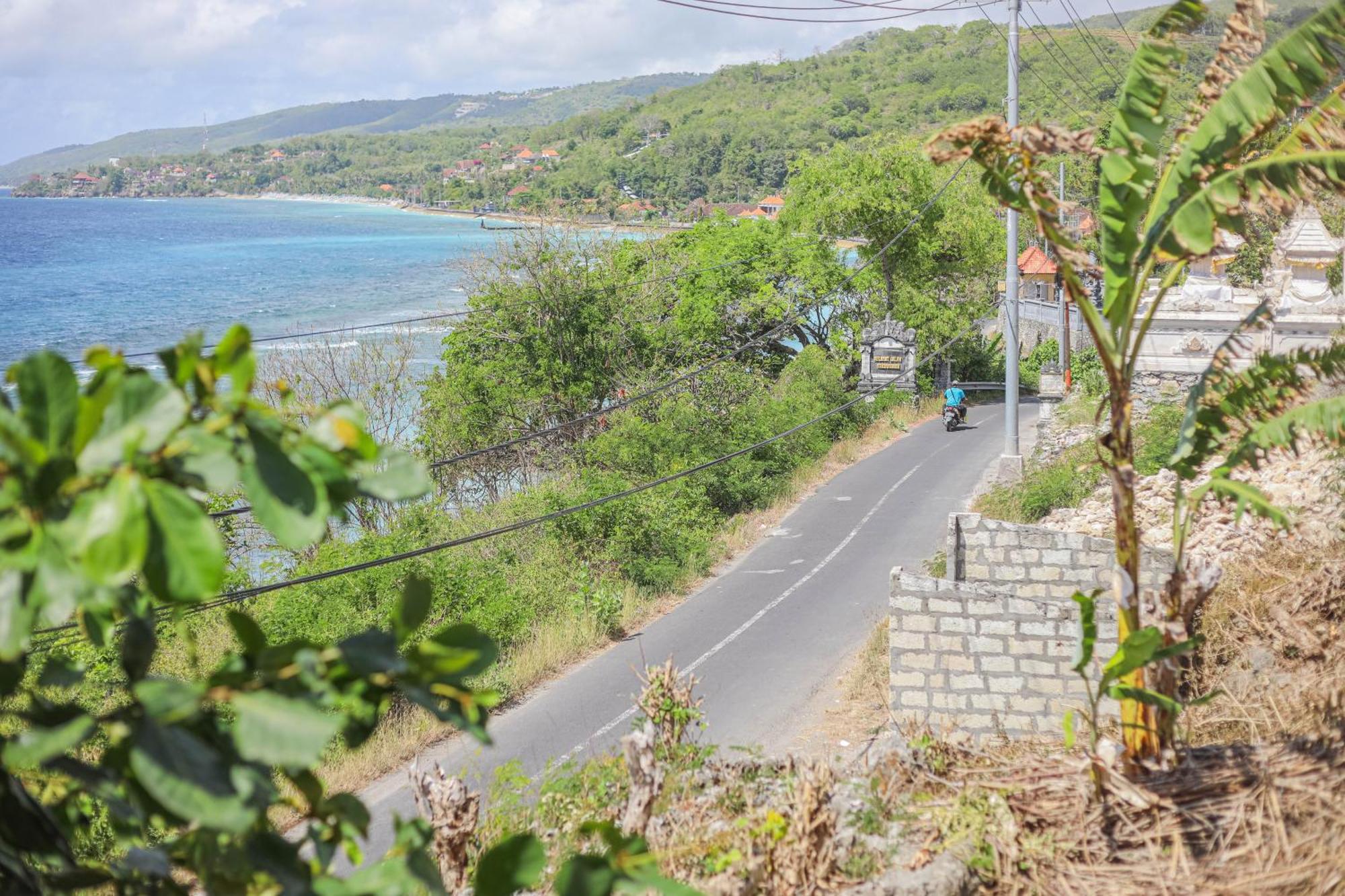 Manta Cottages With Sea View Batununggul Экстерьер фото