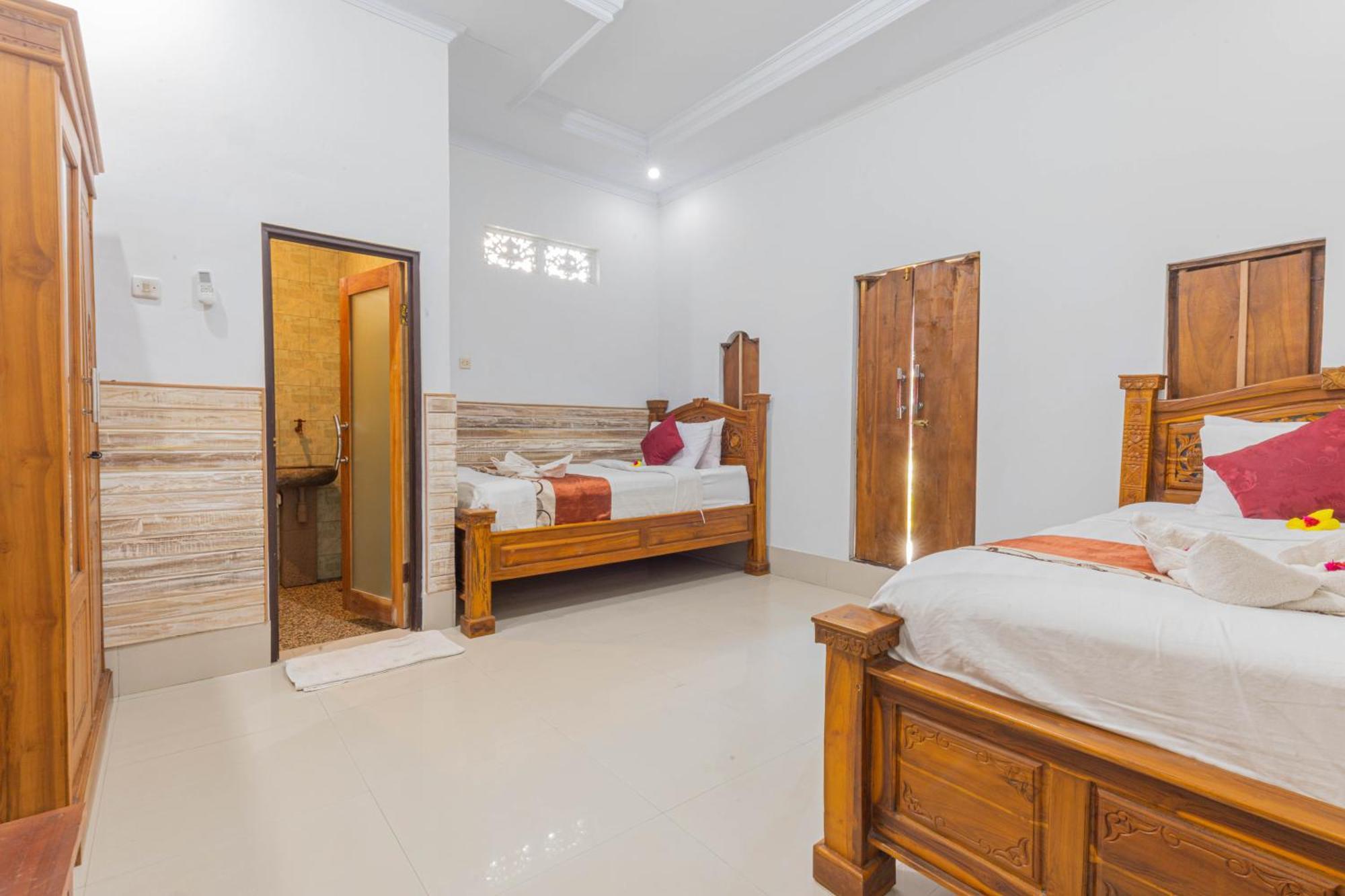 Manta Cottages With Sea View Batununggul Экстерьер фото