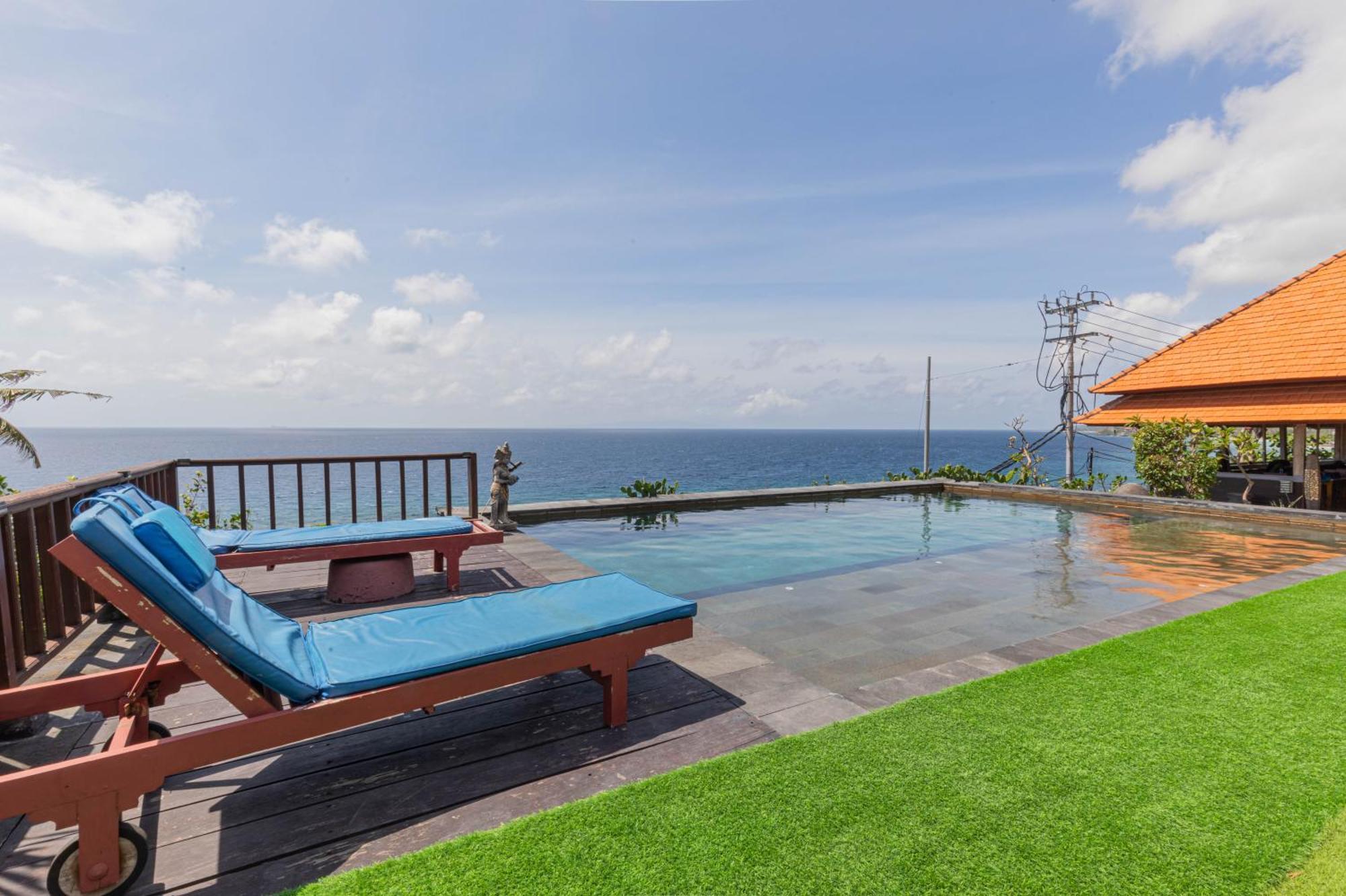 Manta Cottages With Sea View Batununggul Экстерьер фото