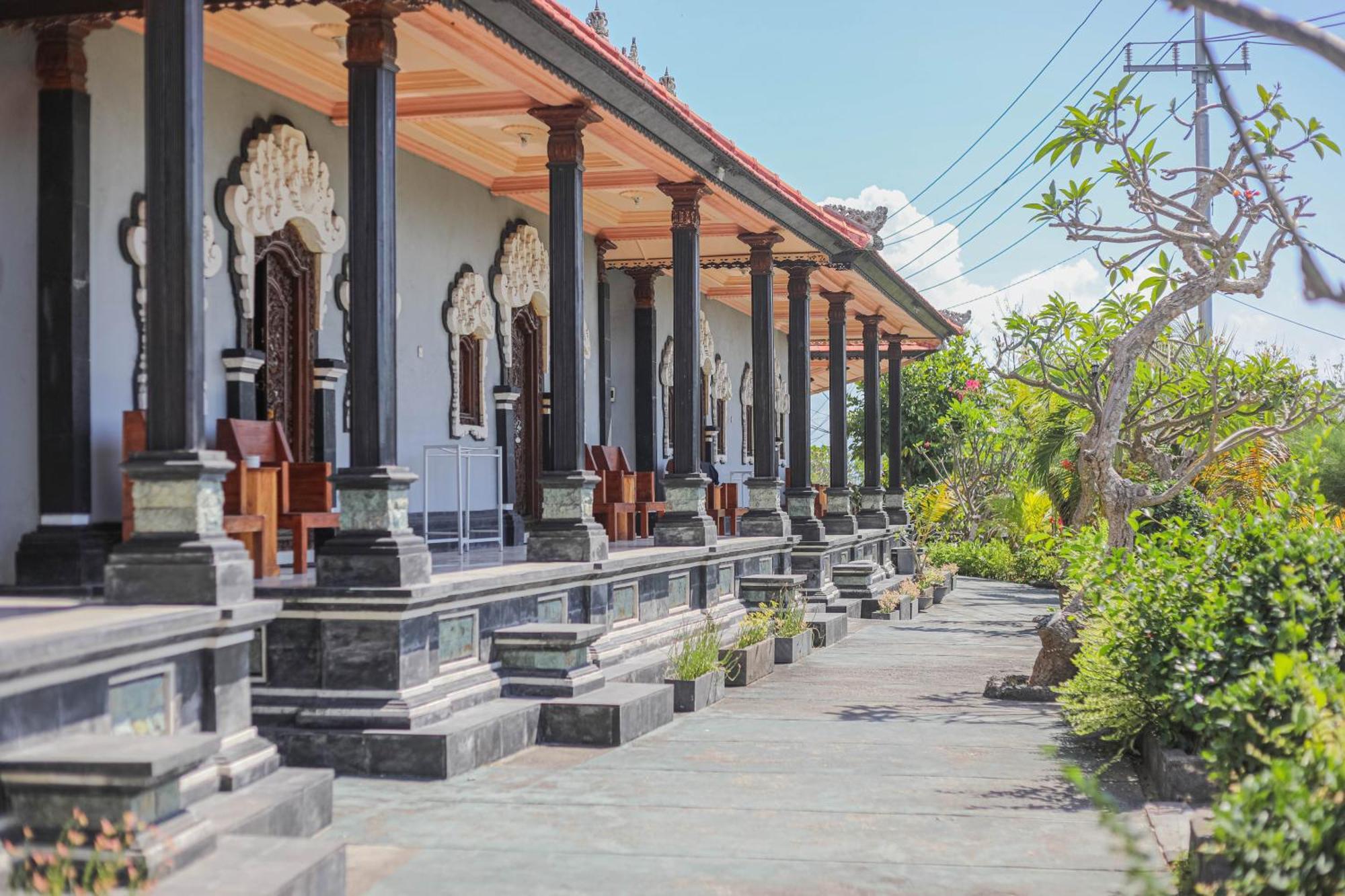 Manta Cottages With Sea View Batununggul Экстерьер фото