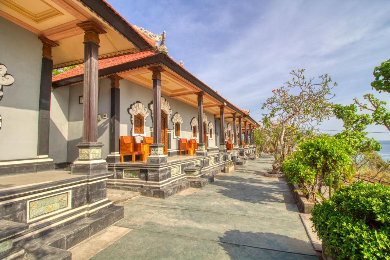 Manta Cottages With Sea View Batununggul Экстерьер фото